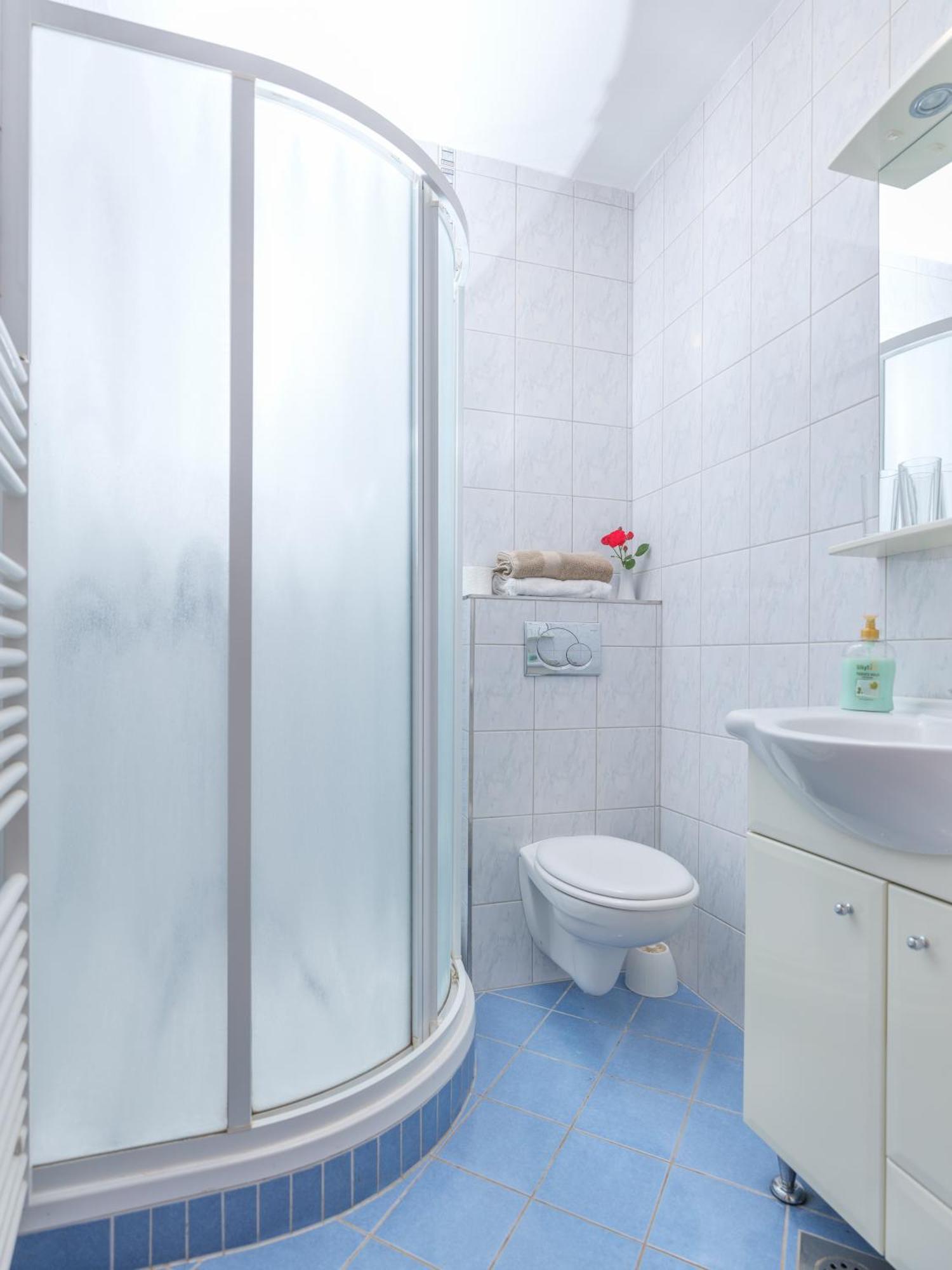 Apartments Suster Stari Trg ob Kolpi Bilik gambar